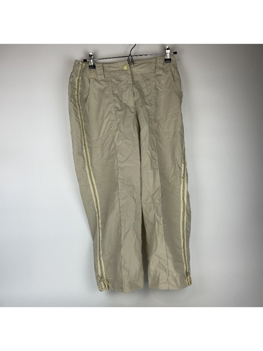 SJB Women’s Athletic Capris – Size Medium Beige Quick-Dry Stretch Pants